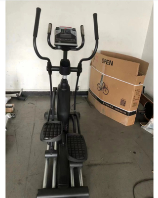 ISO9001 Eliptik Spor Salonu Ekipmanları Egzersiz Eliptik Bisiklet Yükleme 150kg