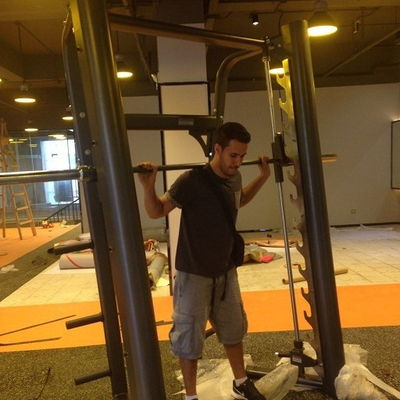 Kapsamlı Eğitmen Fitness Smith Makinesi Squat Rack Gym Row Makinesi