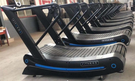 3mm Tüp Ticari Kavisli Koşu Bandı Spor Ekipmanları Koşu Alanı 1500 * 440mm
