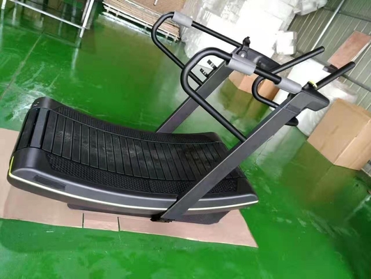3mm Tüp Ticari Kavisli Koşu Bandı Spor Ekipmanları Koşu Alanı 1500 * 440mm